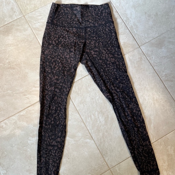 NWOT - WUNDER UNDER HIGH-RISE Wild Thing Camo - Picture 2 of 4